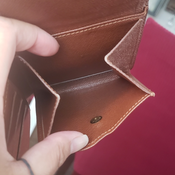 Louis Vuitton Monogram Marco Bifold Wallet - Picture 15 of 17